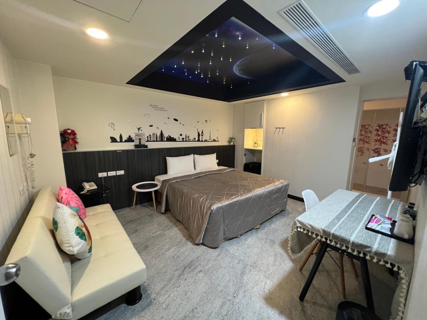 Joy Garden Hotel Kaohsiung Bagian luar foto