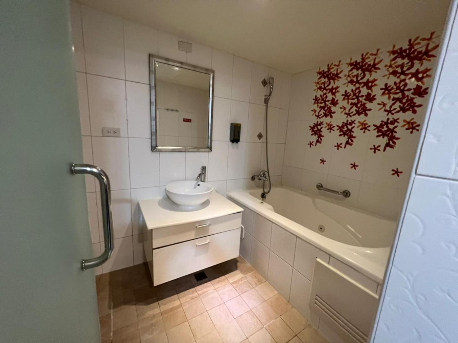 Joy Garden Hotel Kaohsiung Bagian luar foto