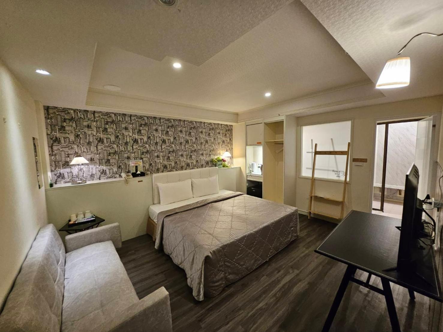 Joy Garden Hotel Kaohsiung Bagian luar foto